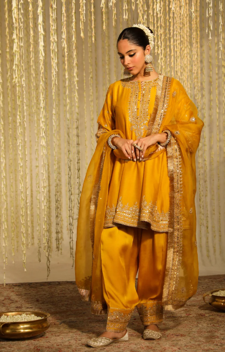 Ladies Suit - Image 2